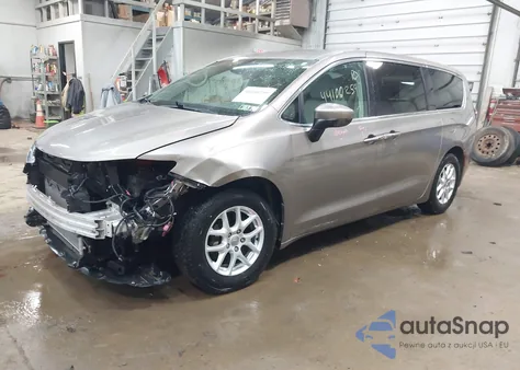 2017 Chrysler Pacifica Touring z USA, uszkodzony, nr VIN 2C4RC1DG6HR655227